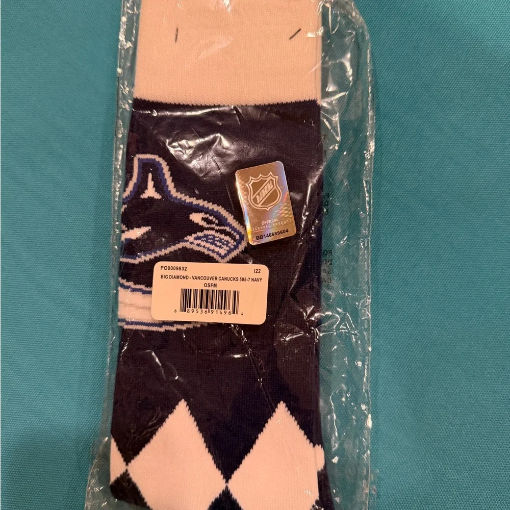 Big Diamond Vancouver‎ Canucks Navy & White Unisex Socks